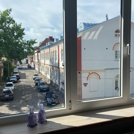 Ohtu Poik 4 City Center Apartment Pärnu Exteriér fotografie