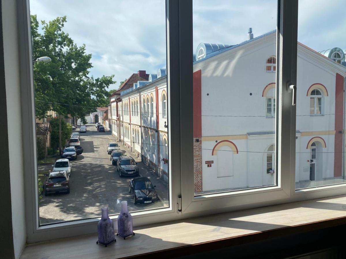 Ohtu Poik 4 City Center Apartment Pärnu Exteriér fotografie